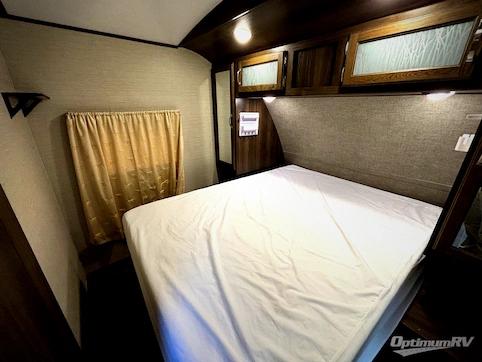 2018 Keystone Premier Ultra Lite 26RBPR RV Photo 4