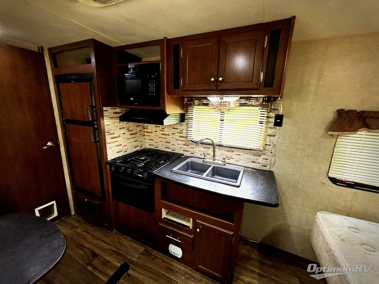 2016 Heartland Prowler Lynx 18 LX Photo 10