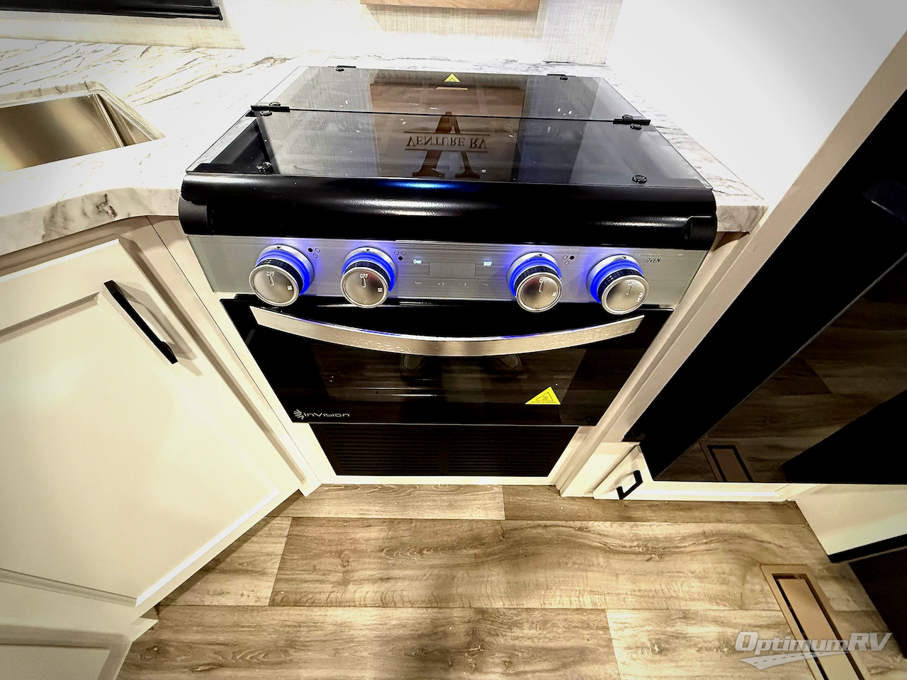 2026 Venture Stratus SR281VBH Photo 11