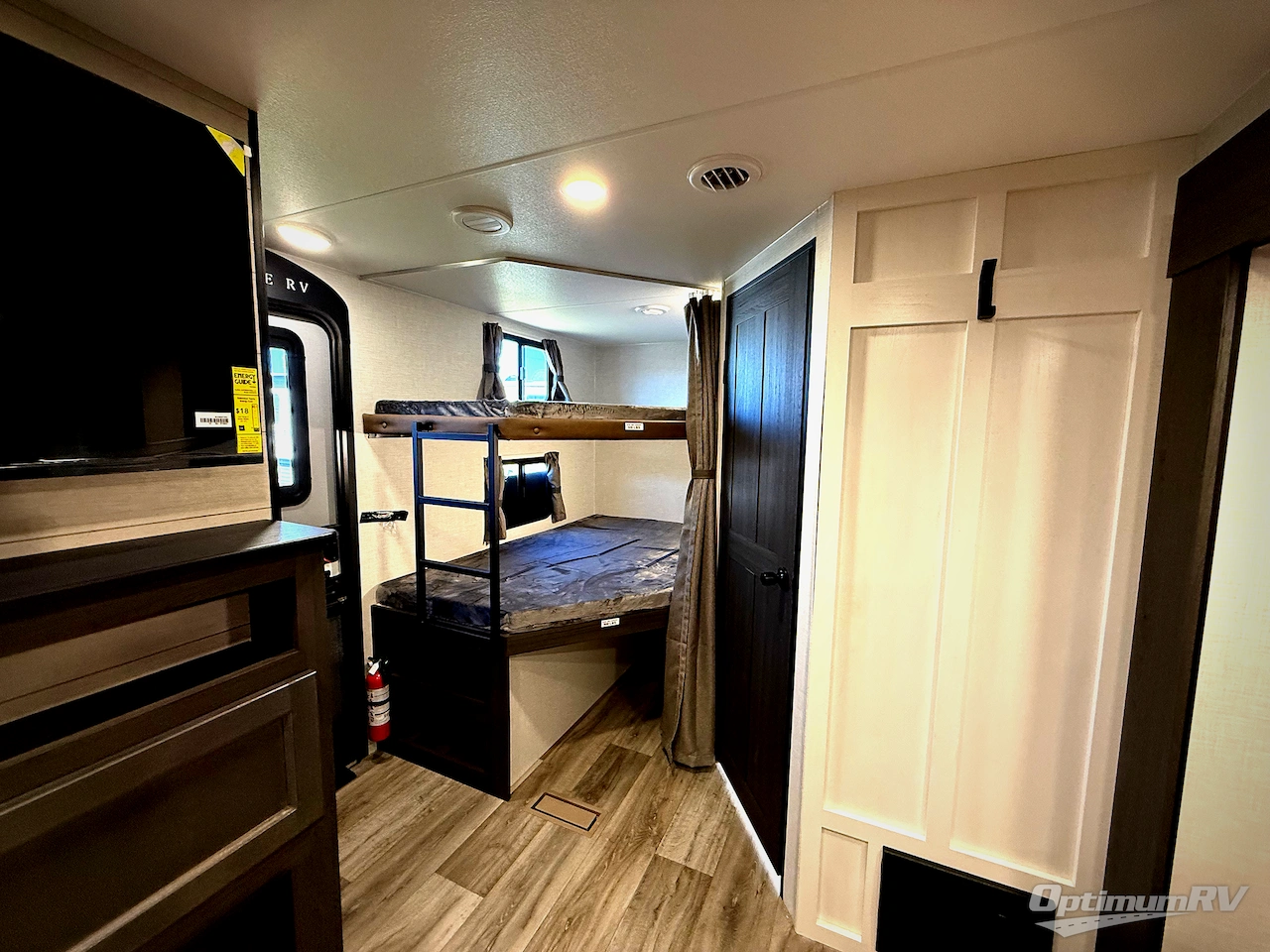 2026 Venture Stratus SR281VBH Photo 14