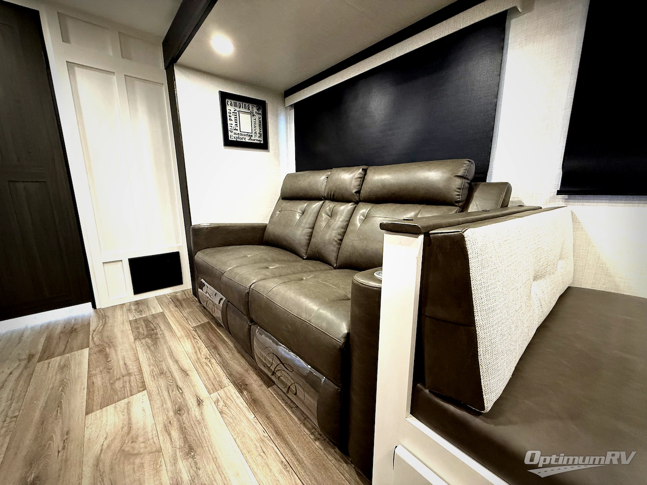 2026 Venture Stratus SR261VRB Photo 6