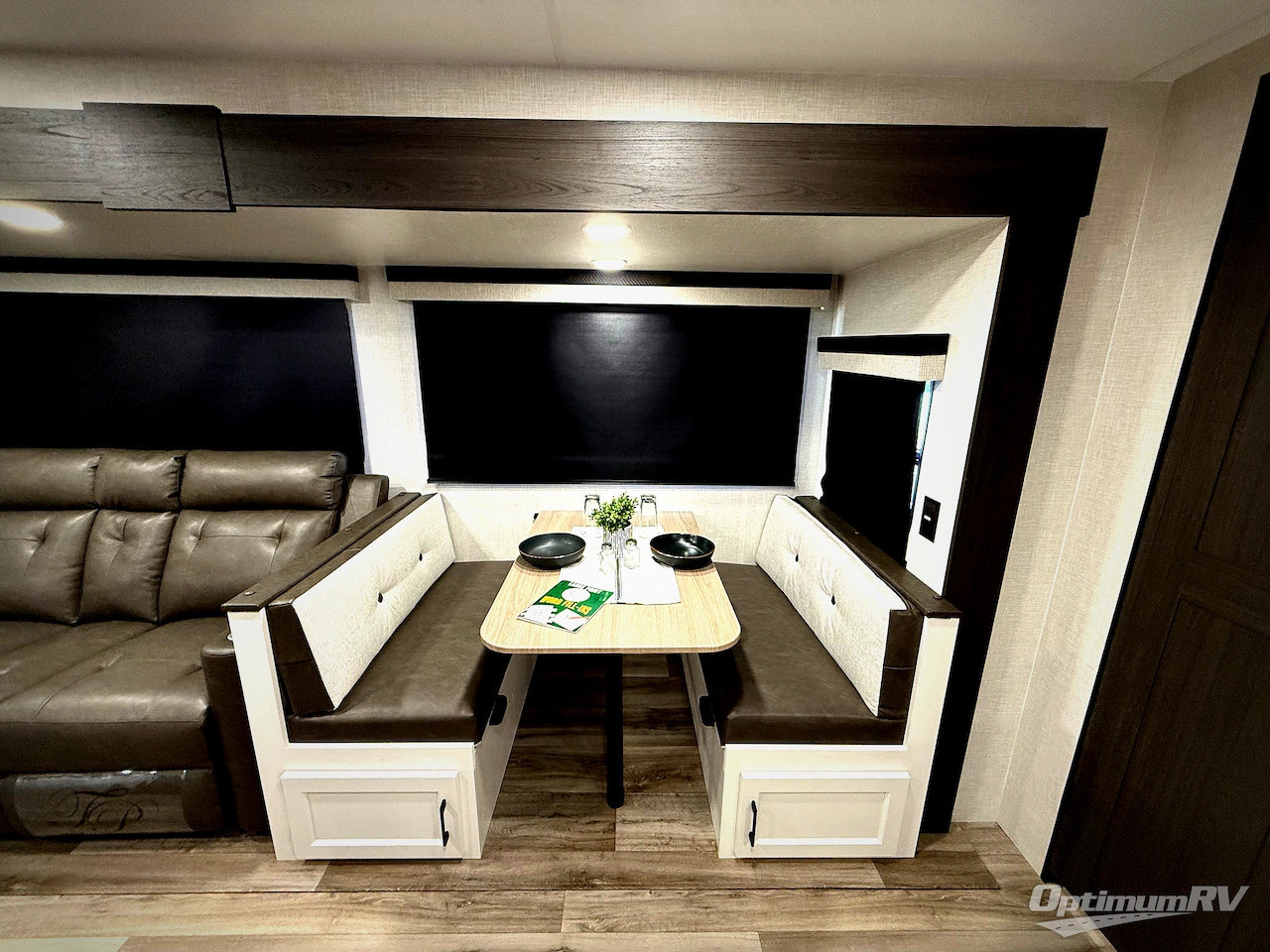 2026 Venture Stratus SR261VRB Photo 9