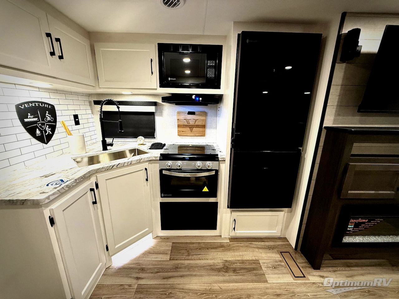 2026 Venture Stratus SR261VRB Photo 11