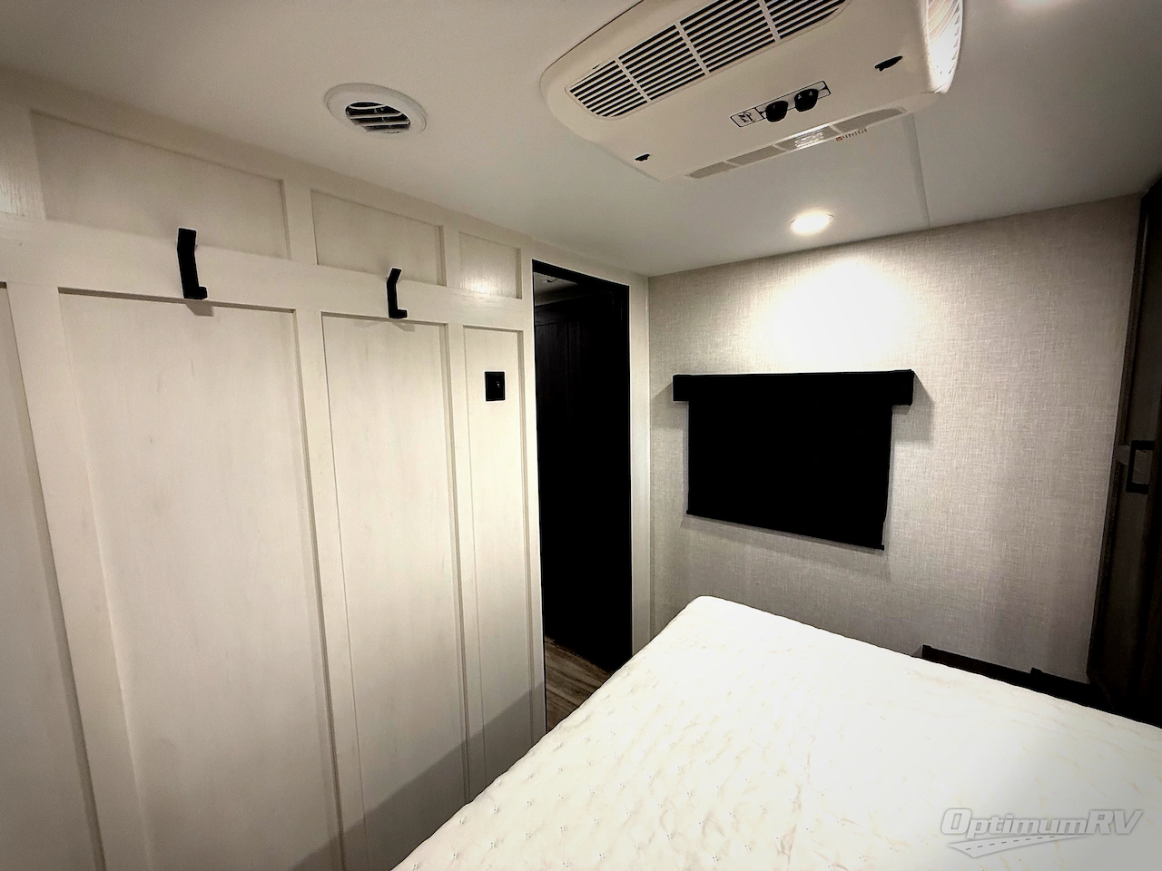 2026 Venture Stratus SR261VRB Photo 23