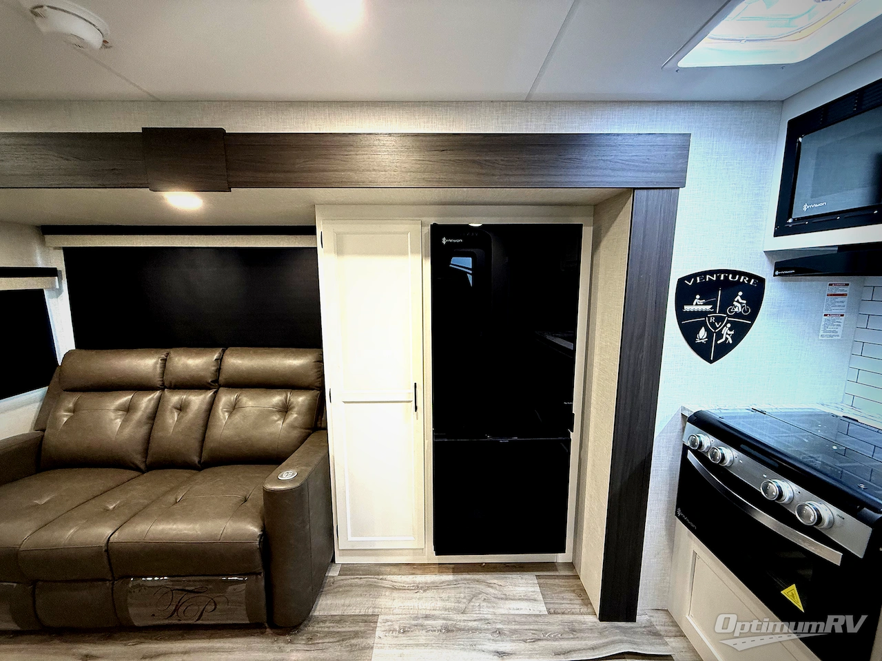 2026 Venture Stratus SR302VBH Photo 10