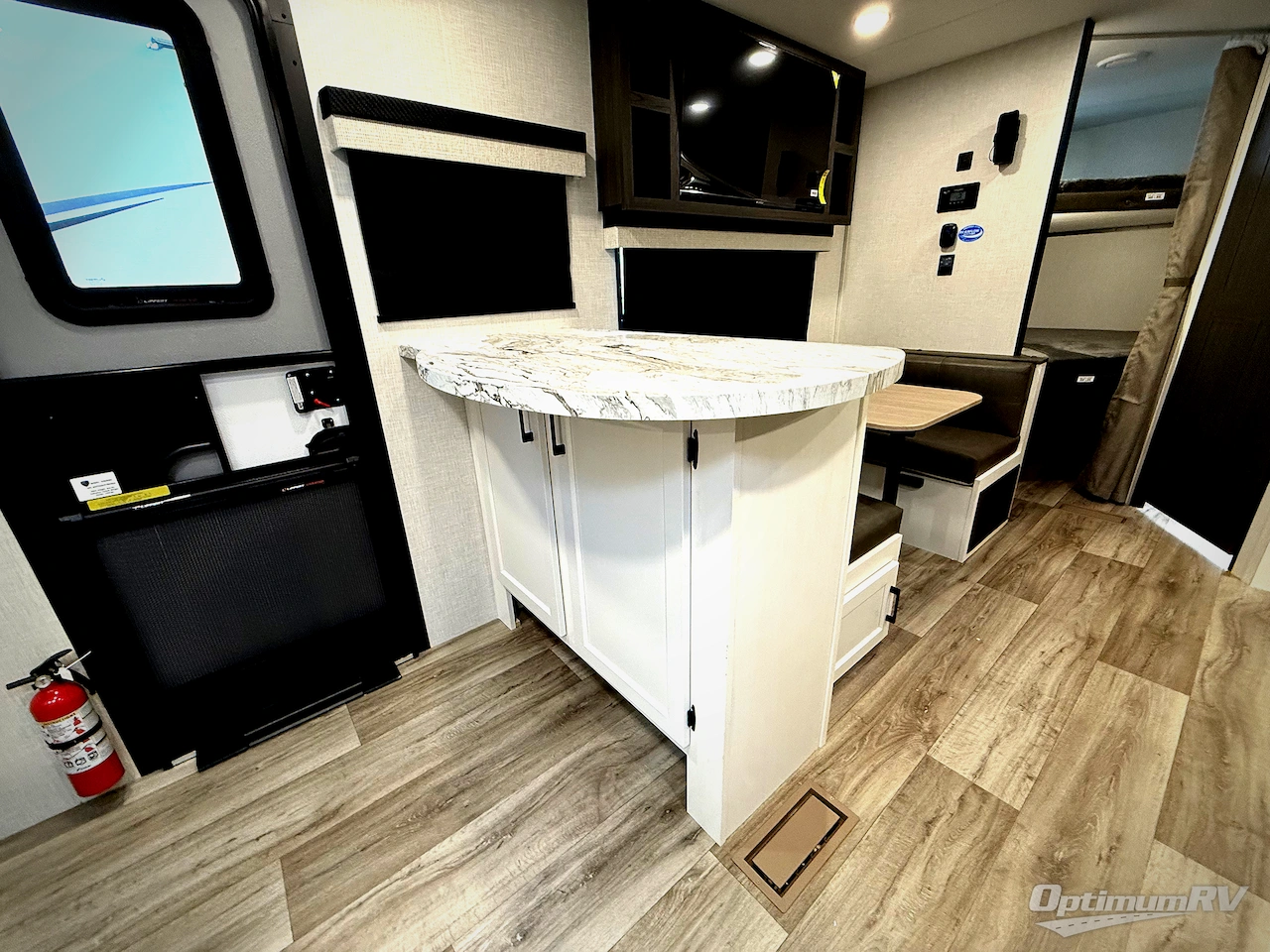 2026 Venture Stratus SR302VBH Photo 12