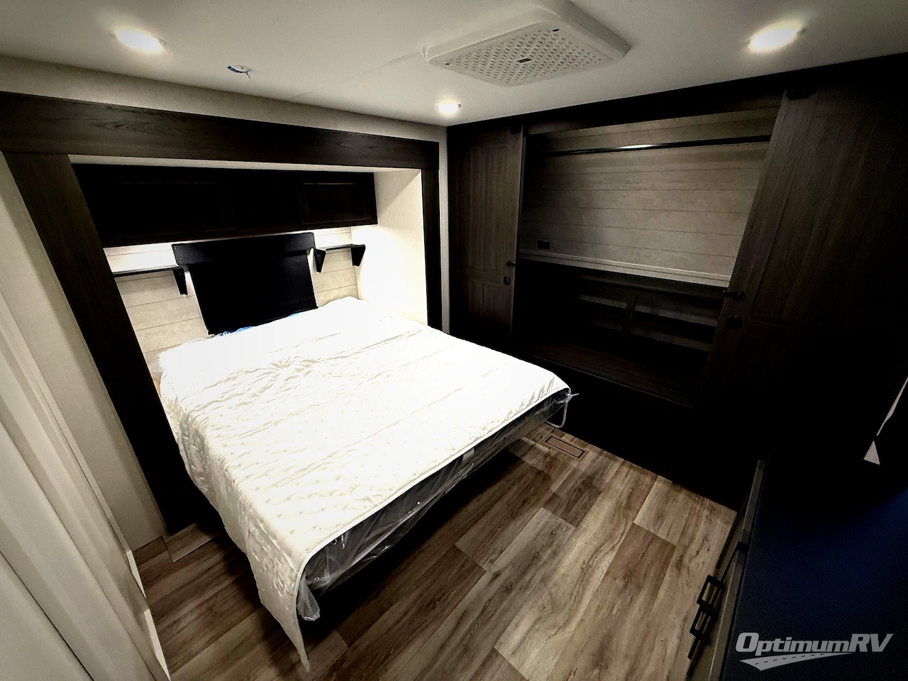 2026 Venture Stratus SR302VBH Photo 20