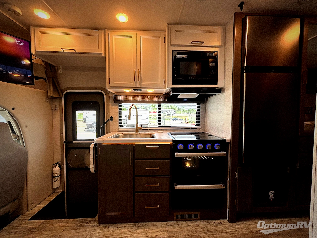 2024 Thor Chateau 25V Photo 7