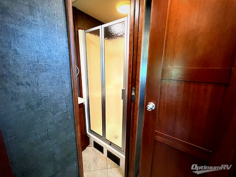 2015 Itasca Suncruiser 38Q RV Photo 4