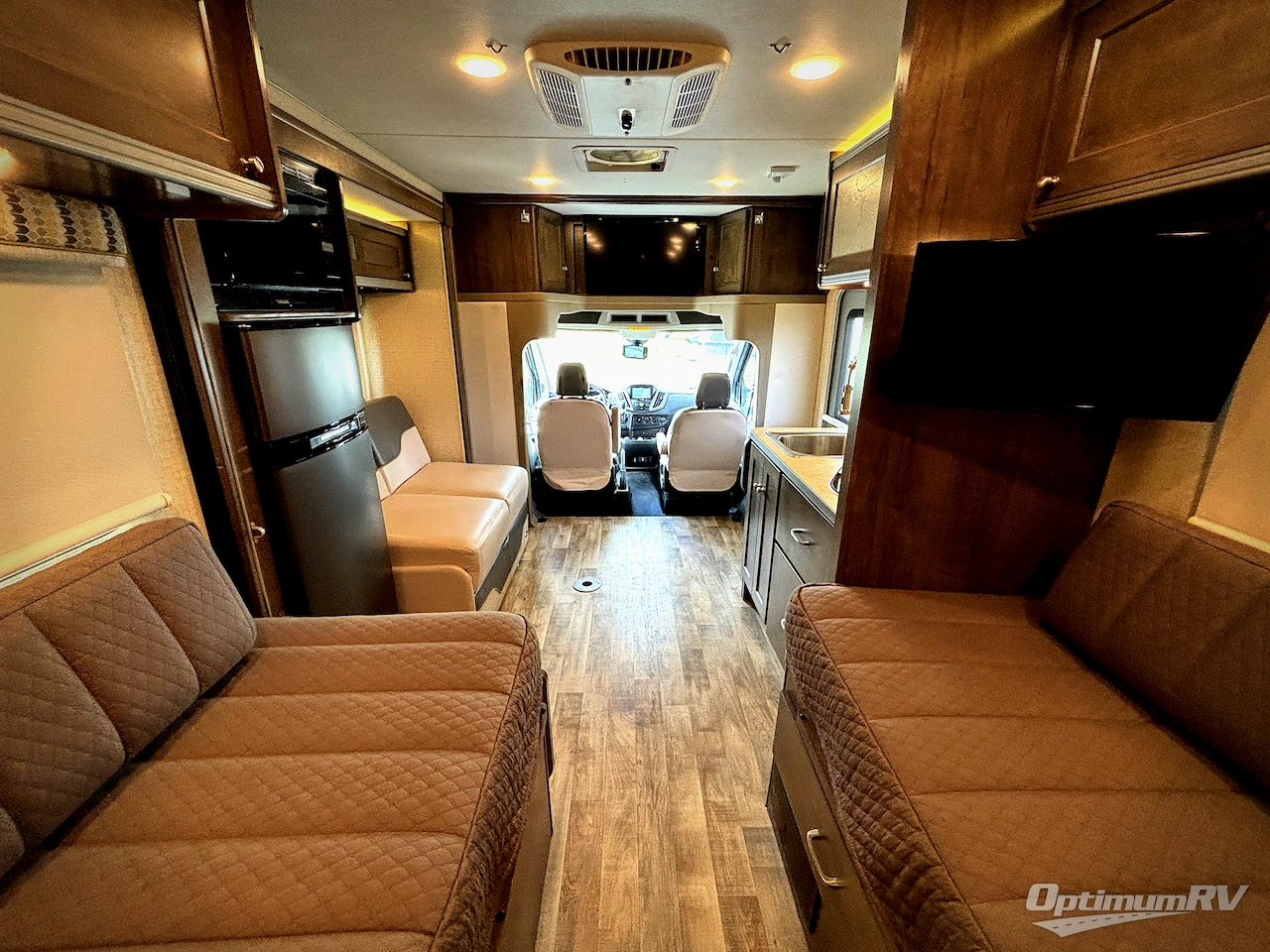 2017 Winnebago Fuse 23A Photo 5