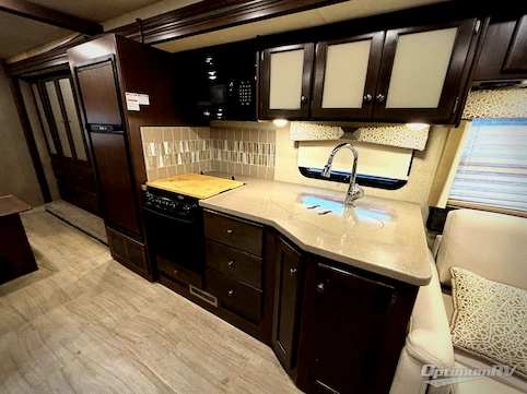 2020 Thor Windsport 29M RV Photo 2