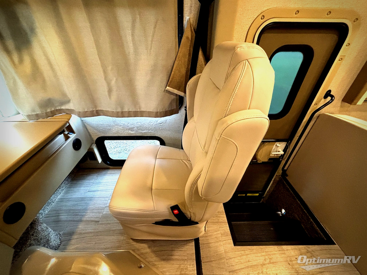 2020 Thor Windsport 29M Photo 9