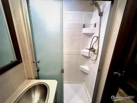 2019 Coachmen Mirada 29FW RV Photo 4