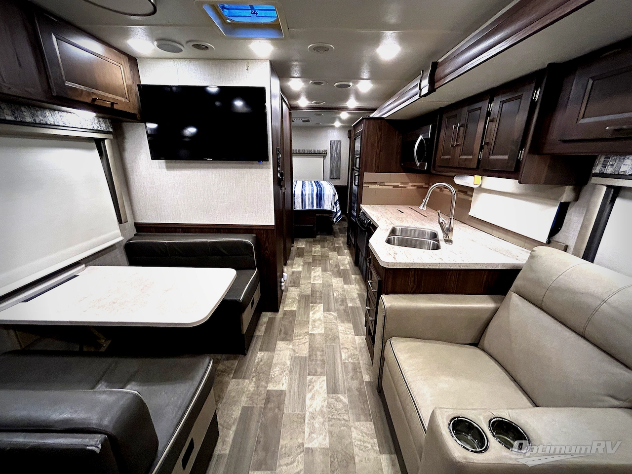 2019 Coachmen Mirada 29FW Photo 4