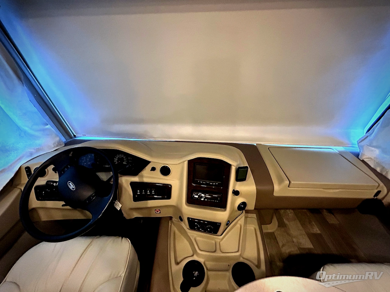 2019 Coachmen Mirada 29FW Photo 8