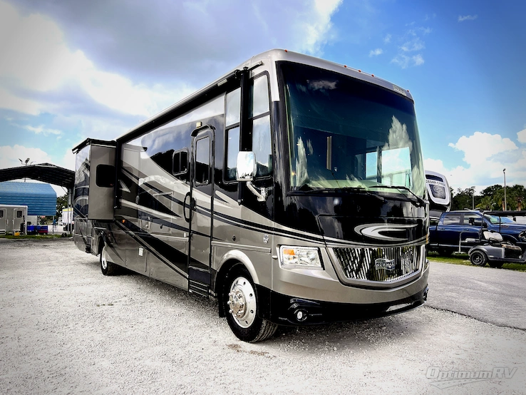 2014 Newmar Canyon Star 3920 RV Photo 1