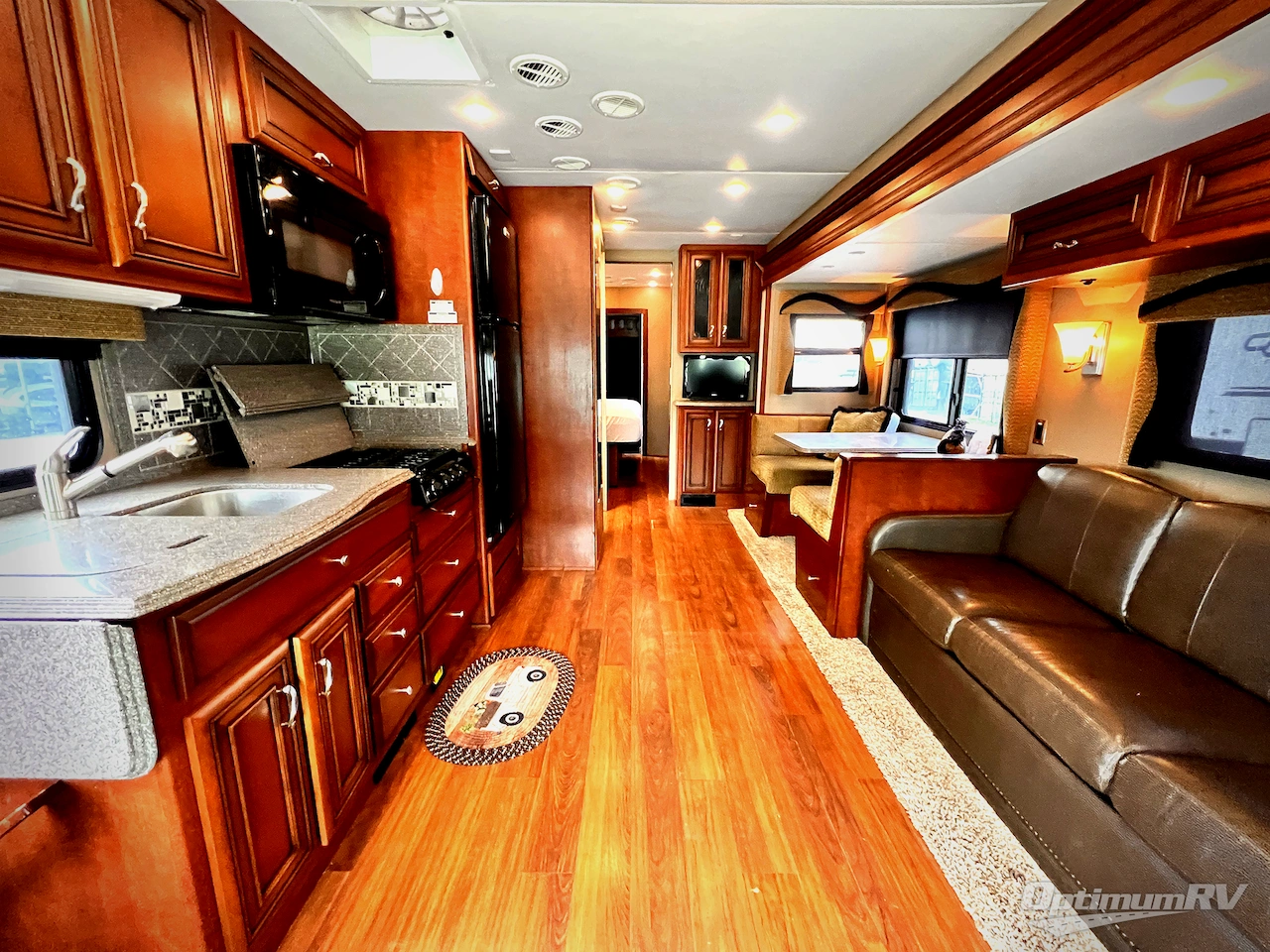 2014 Newmar Canyon Star 3920 Photo 5