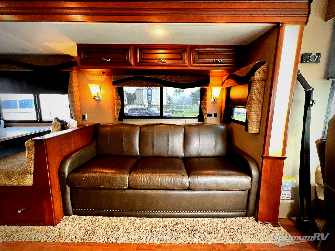 2014 Newmar Canyon Star 3920 Photo 9