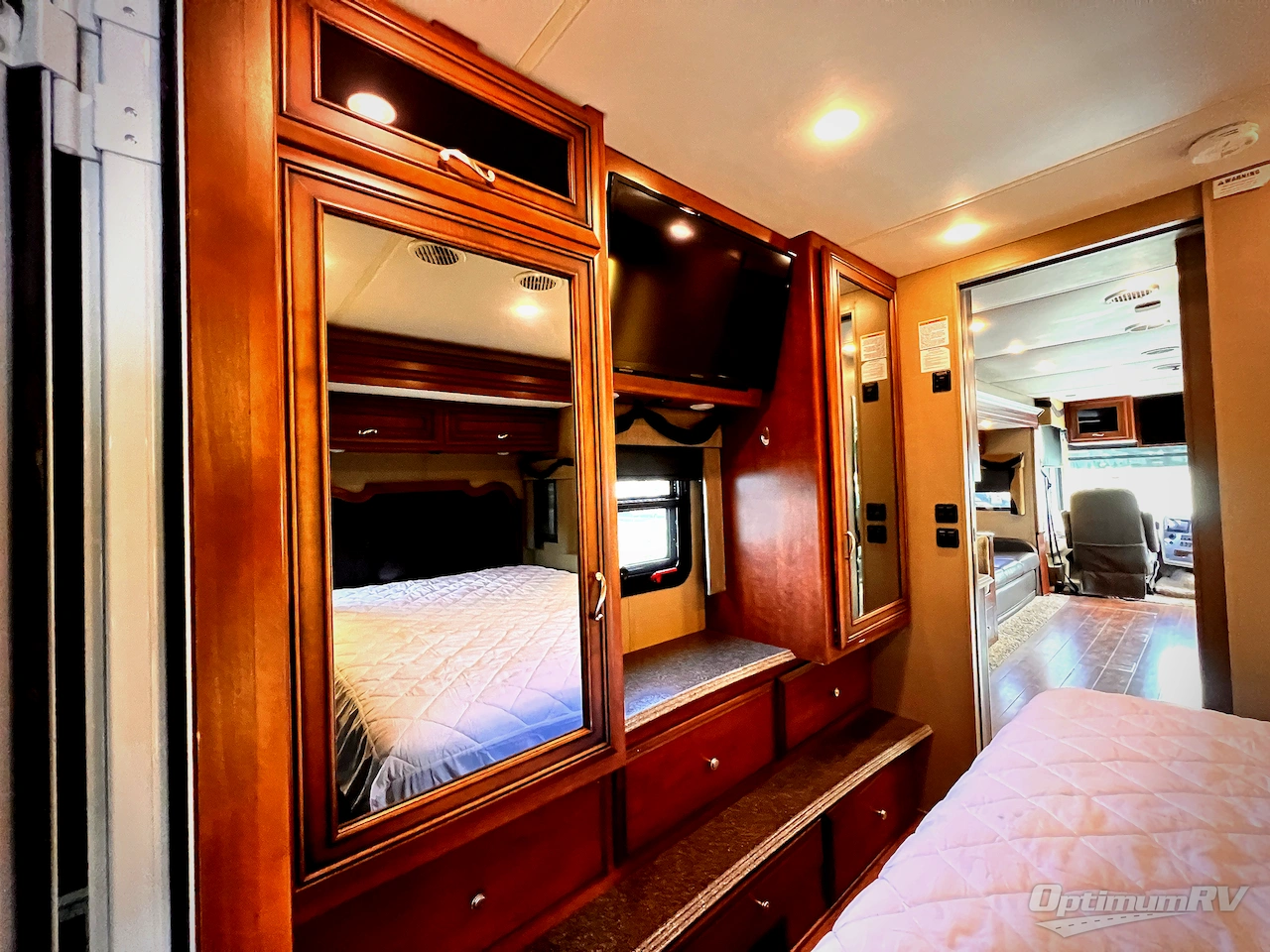 2014 Newmar Canyon Star 3920 Photo 19