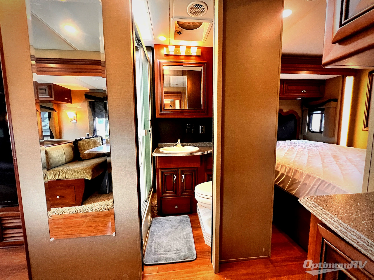 2014 Newmar Canyon Star 3920 Photo 20
