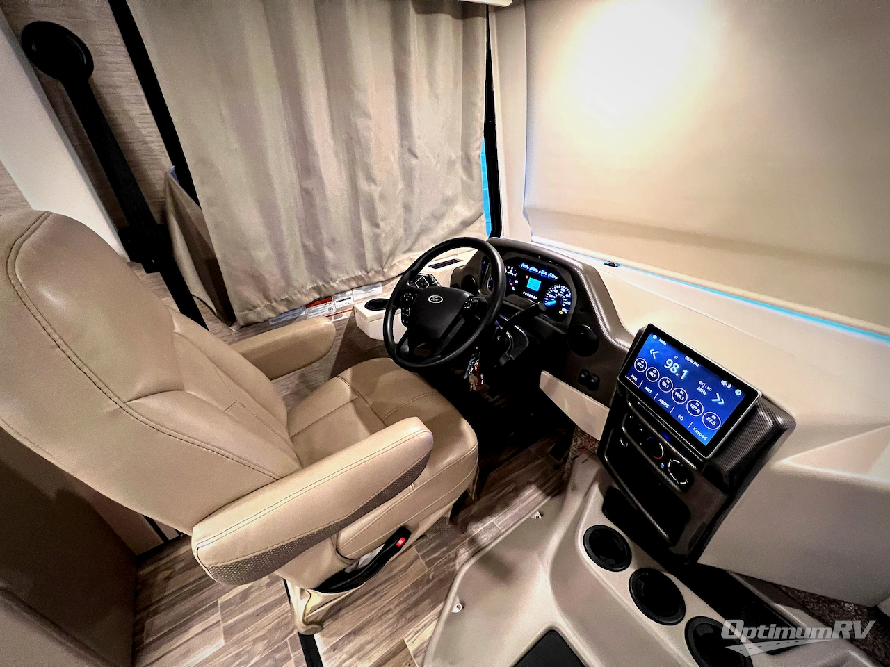 2023 Thor ACE 29D Photo 5