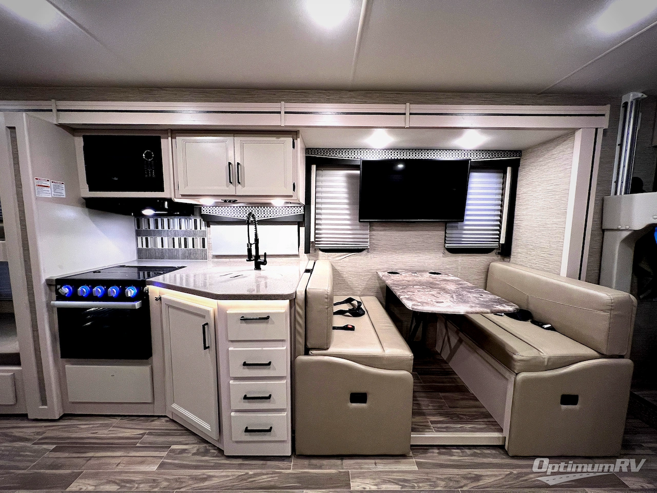 2023 Thor ACE 29D Photo 13