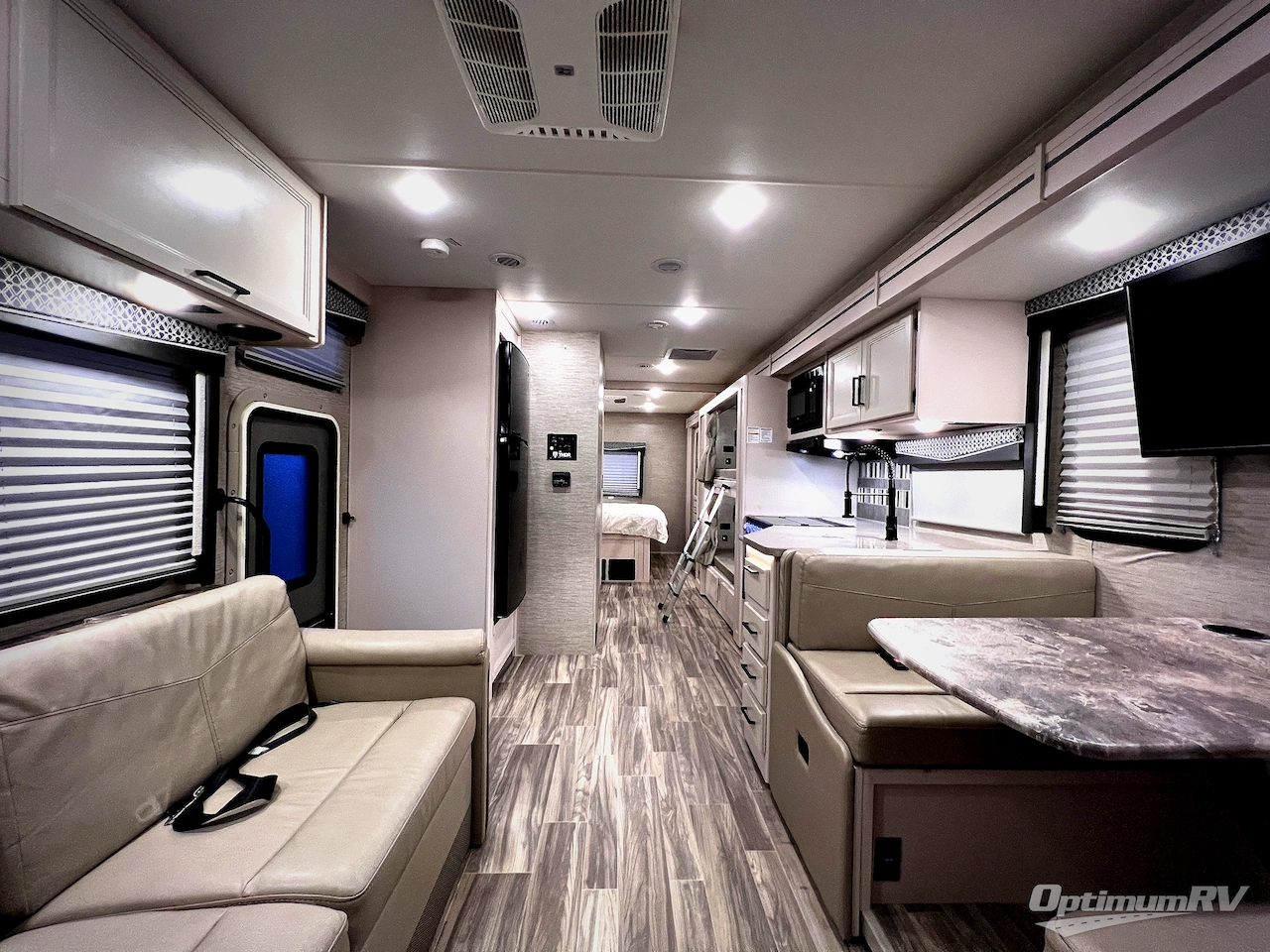 2023 Thor ACE 29D Photo 9