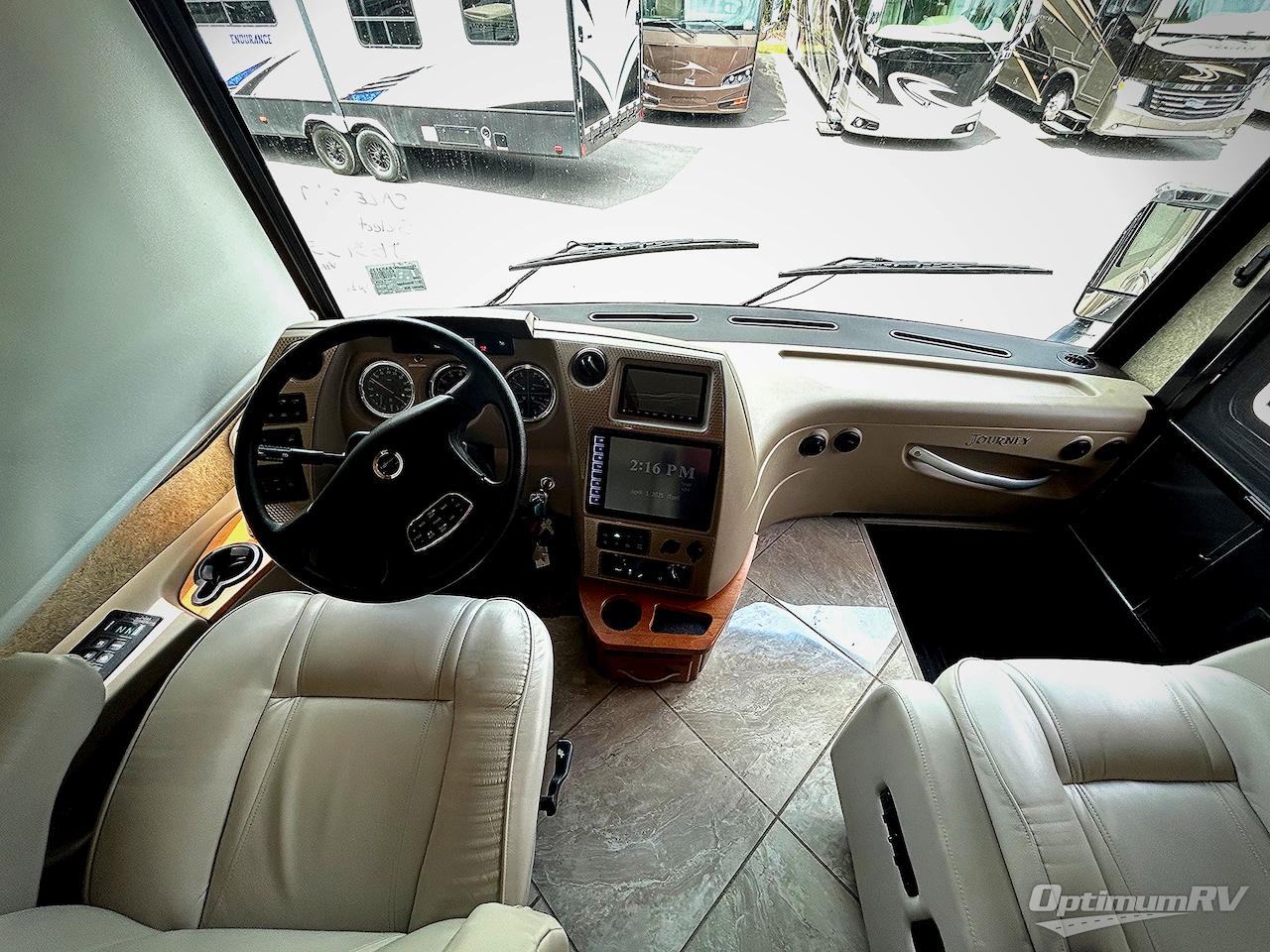 2017 Winnebago Journey 36M Photo 7