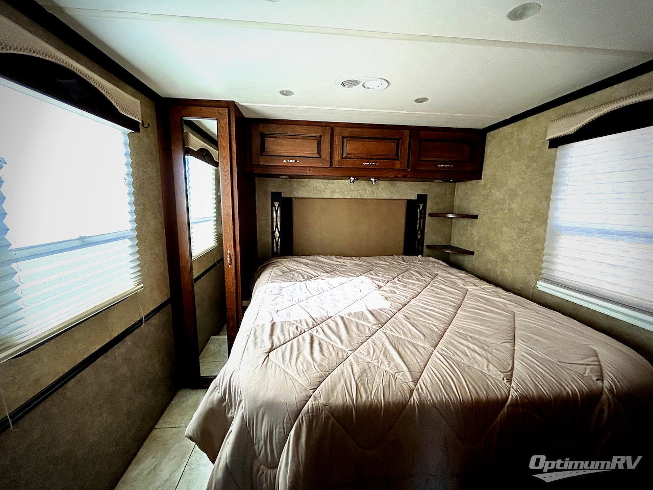 2013 Fleetwood Excursion 33A Photo 13