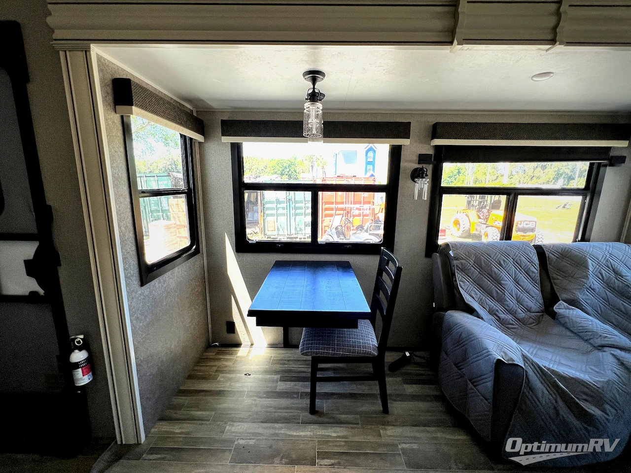 2021 Jayco North Point 310RLTS Photo 8