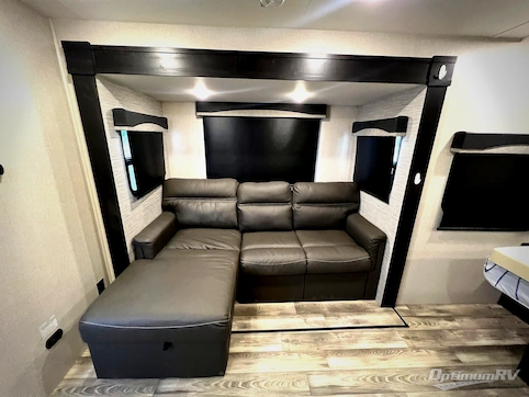 2022 Highland Ridge Range Lite RL212FB RV Photo 2