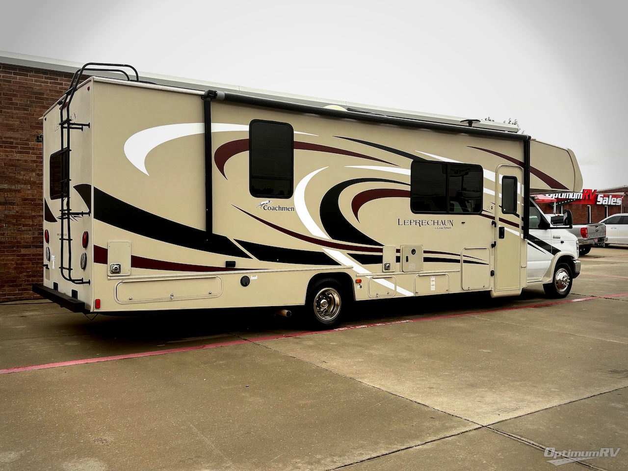 2019 Coachmen Leprechaun 311FS Ford 450 Photo 2