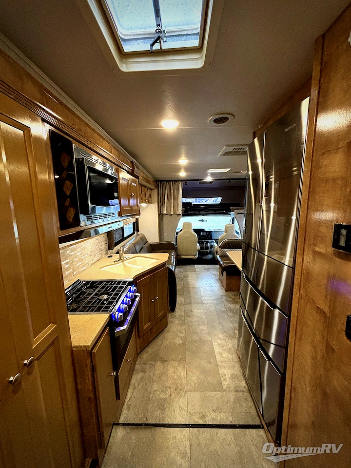 2019 Coachmen Leprechaun 311FS Ford 450 Photo 6