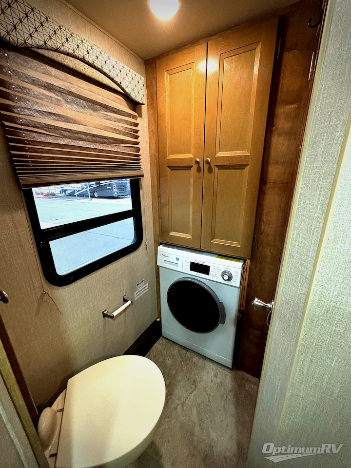 2019 Coachmen Leprechaun 311FS Ford 450 Photo 13