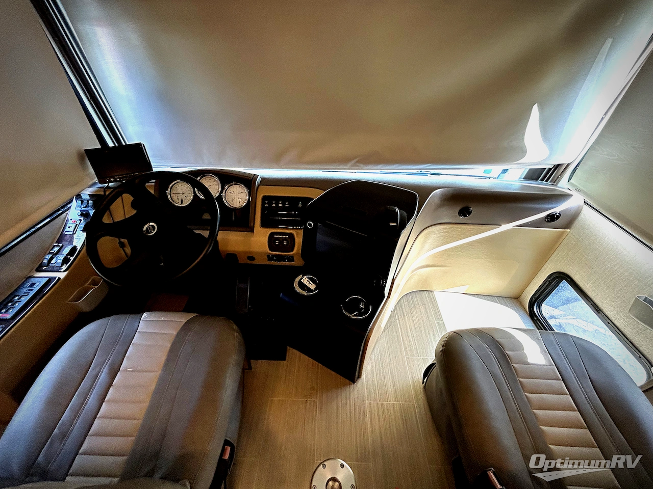 2019 Coachmen Sportscoach SRS RD 339DS Photo 8
