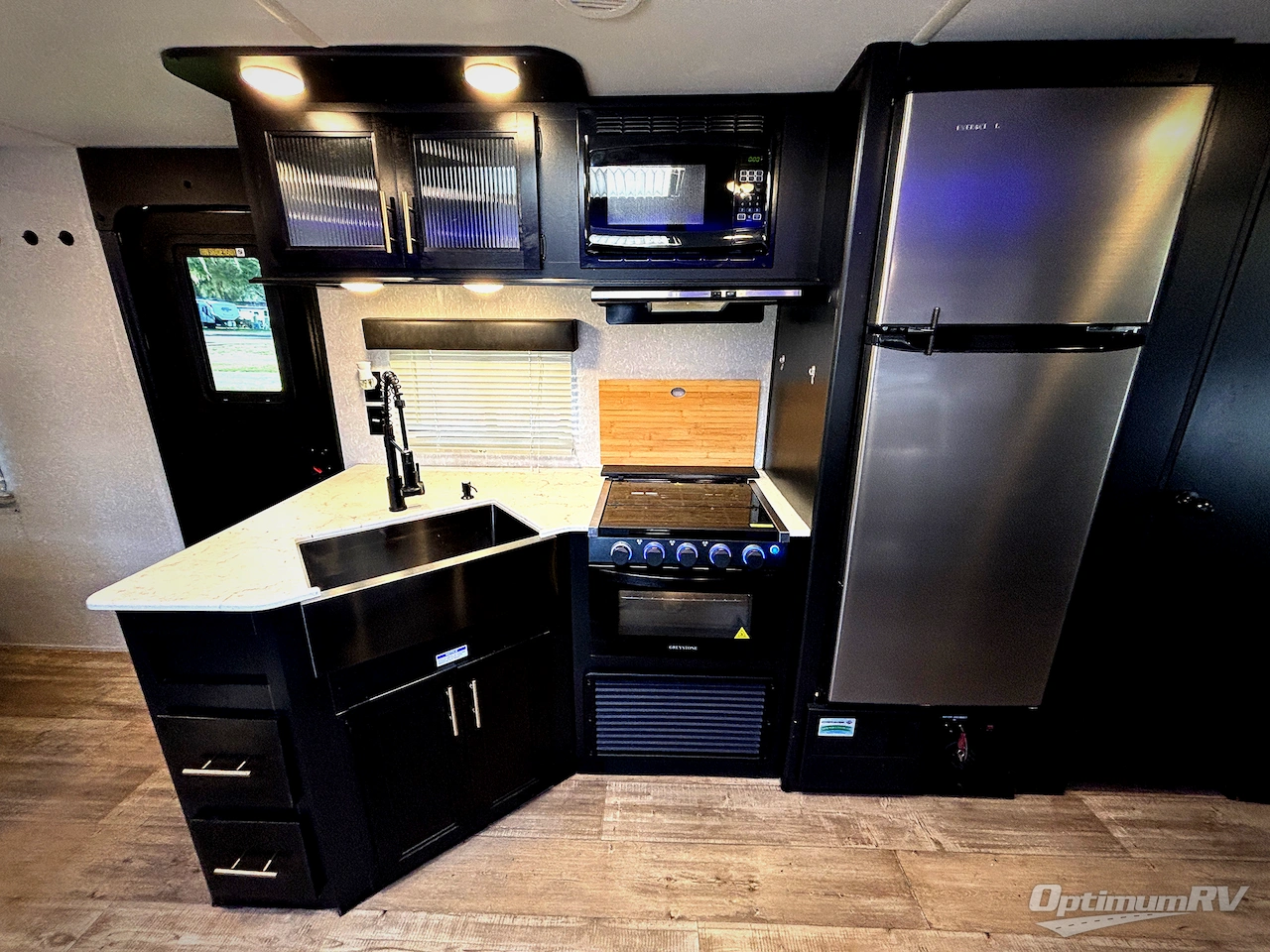 2022 Forest River Cherokee Grey Wolf 26DBH Photo 6