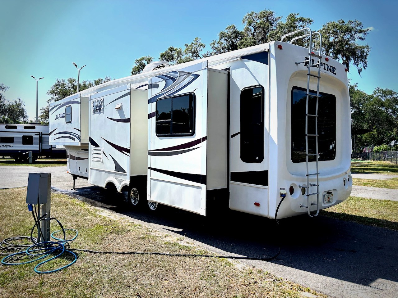 2013 Keystone alpine 3555RL Photo 3