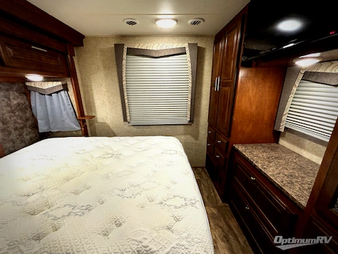 2015 Forest River Georgetown 335DS RV Photo 4