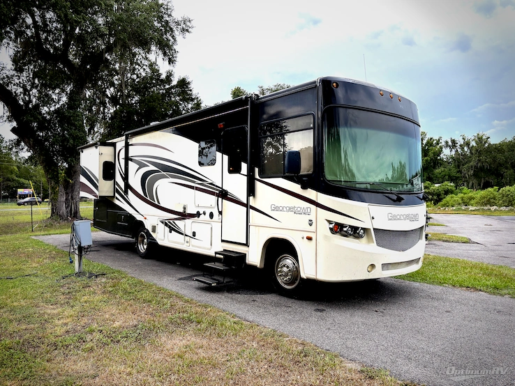 2015 Forest River Georgetown 335DS RV Photo 1