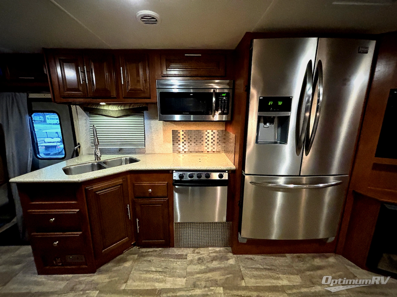 2015 Forest River Georgetown 335DS Photo 6