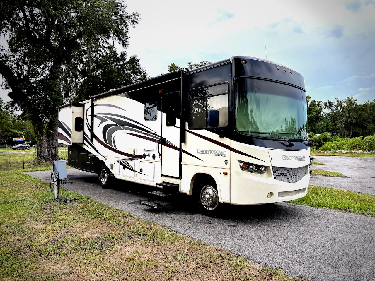 2015 Forest River Georgetown 335DS Photo 1