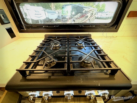 2025 Jayco Pinnacle 38FBRK RV Photo 4