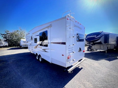 2008 Forest River Cedar Creek Silverback 30LRKSA RV Photo 2