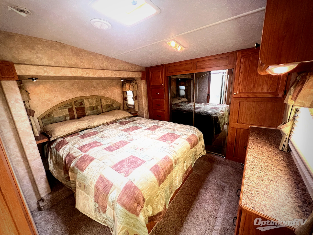 2008 Forest River Cedar Creek Silverback 30LRKSA Photo 7