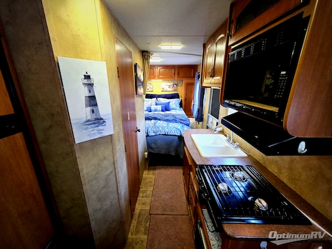 2011 Keystone Hideout 20RD RV Photo 2