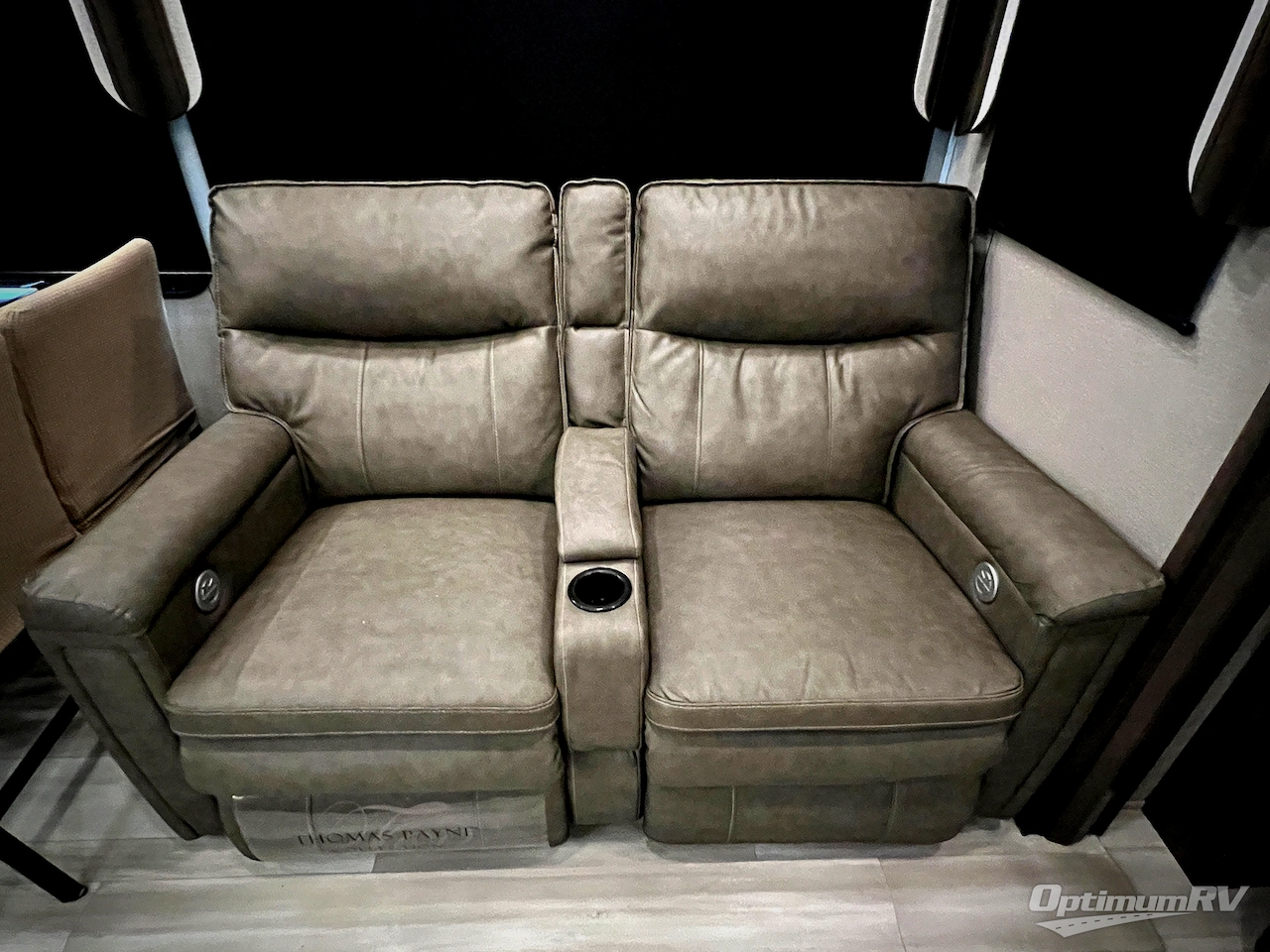 2022 Grand Design Solitude 378MBS Photo 7