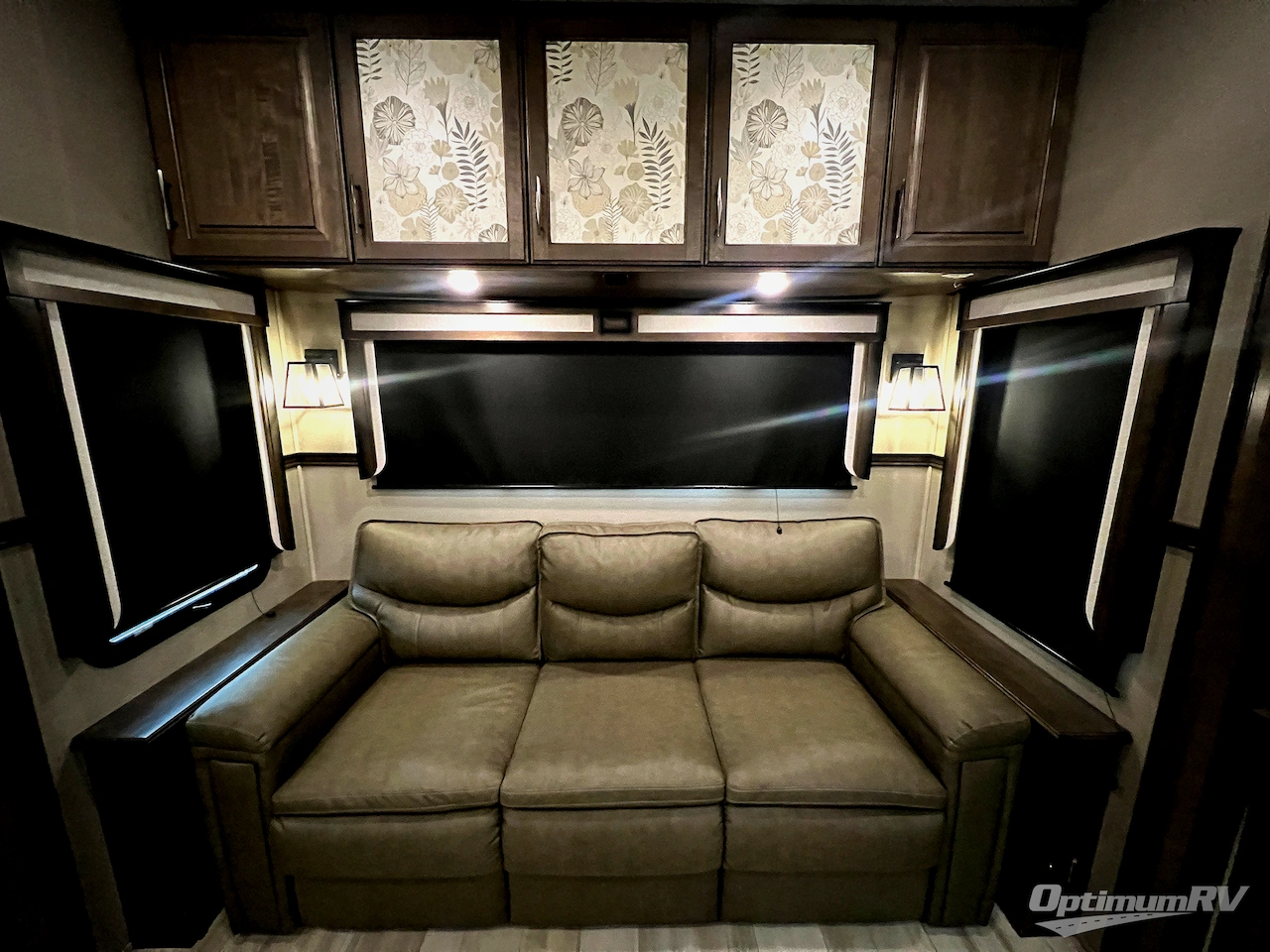 2022 Grand Design Solitude 378MBS Photo 9