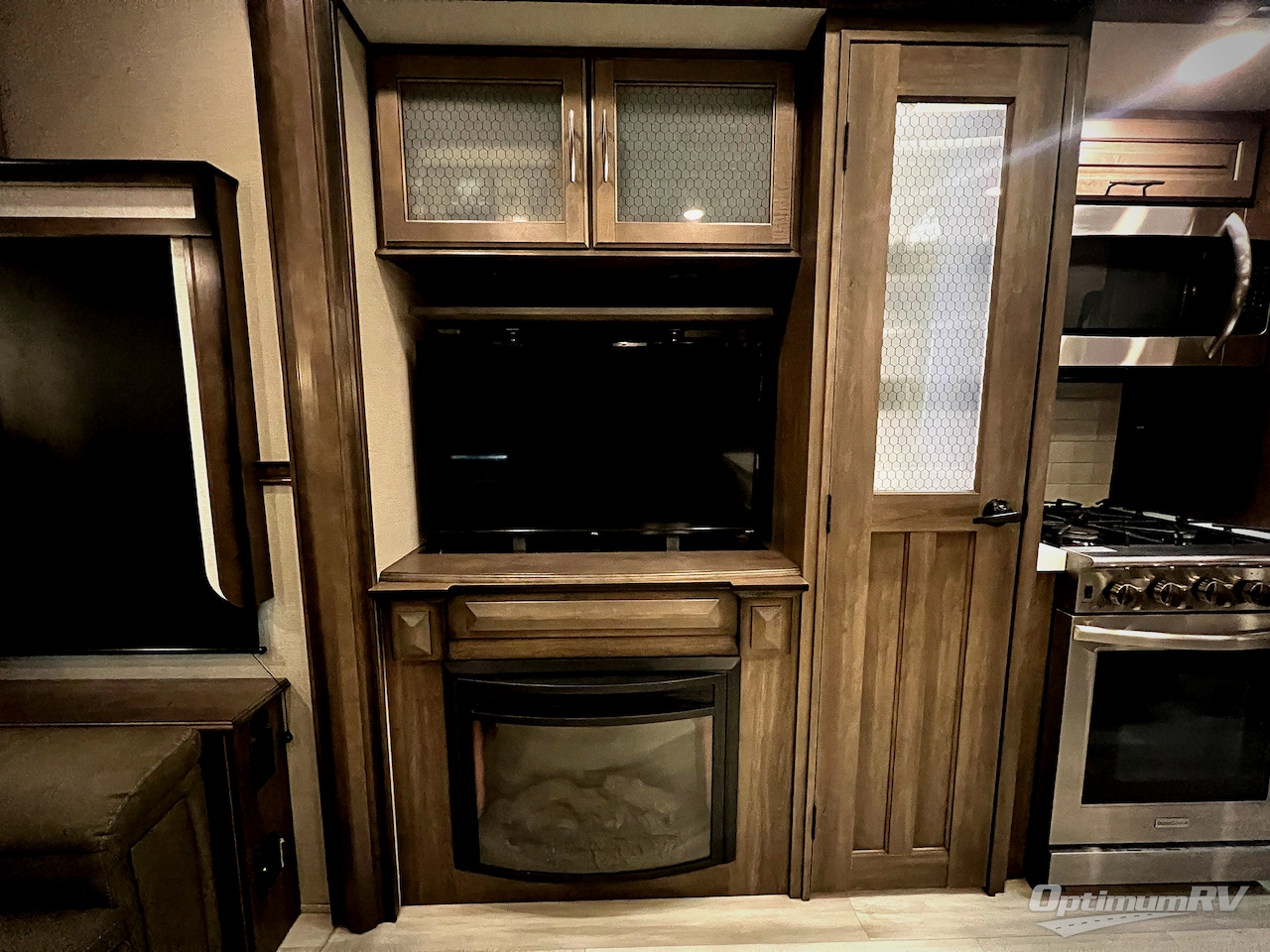 2022 Grand Design Solitude 378MBS Photo 10