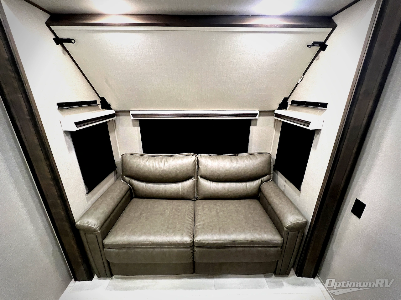 2022 Grand Design Solitude 378MBS Photo 31