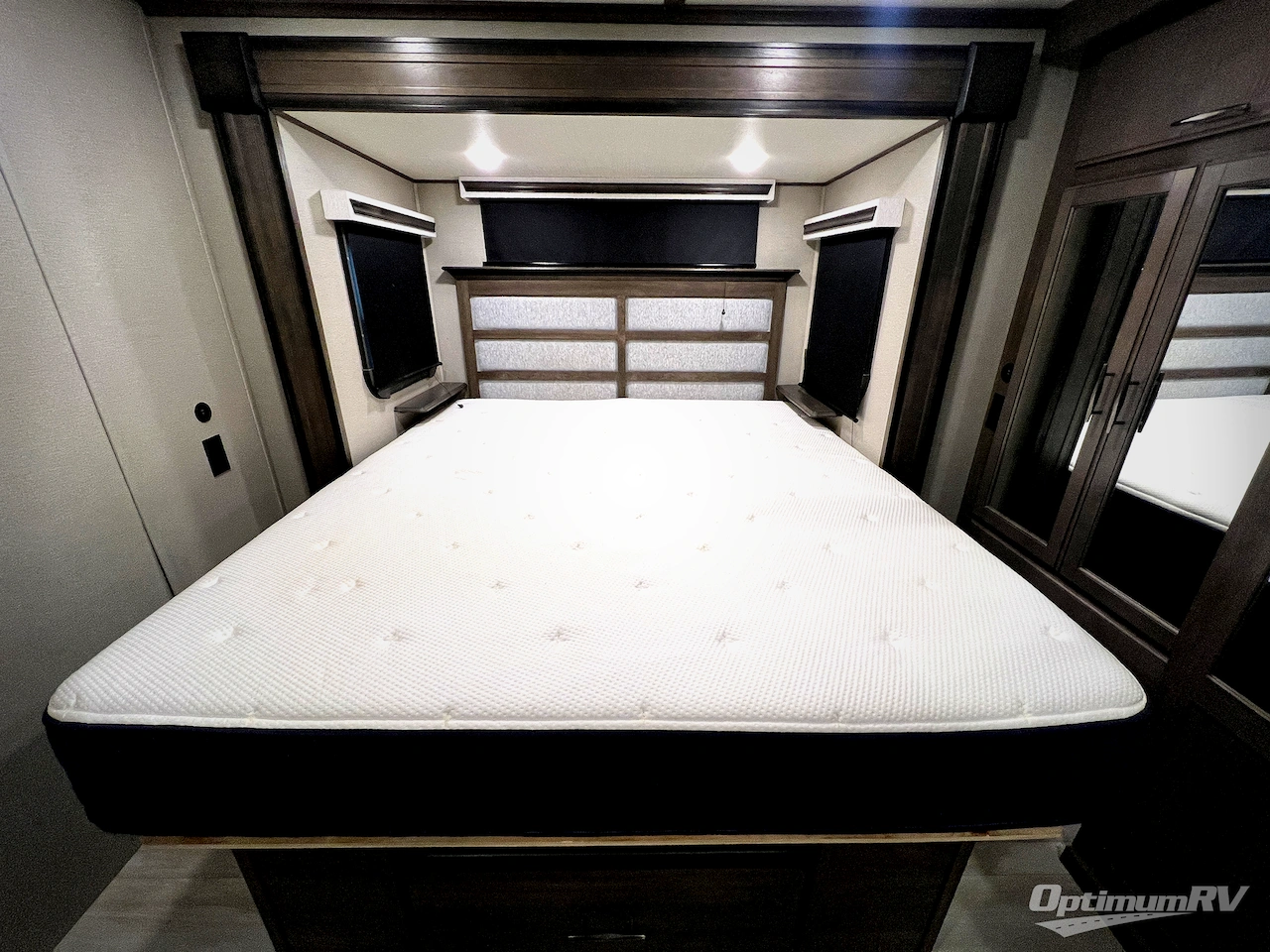 2022 Grand Design Solitude 378MBS Photo 47